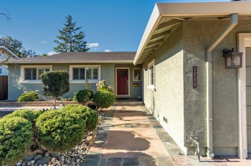 1749 Calgary Dr, Sunnyvale, CA 94087-5220