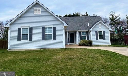 111 Sugarberry Dr, New Castle, DE 19720-7628