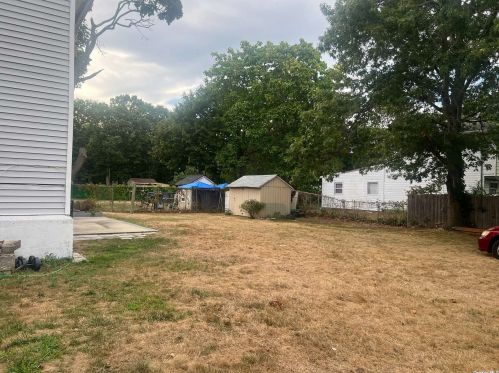 79 Fig St, Central Islip, NY 11722-4201