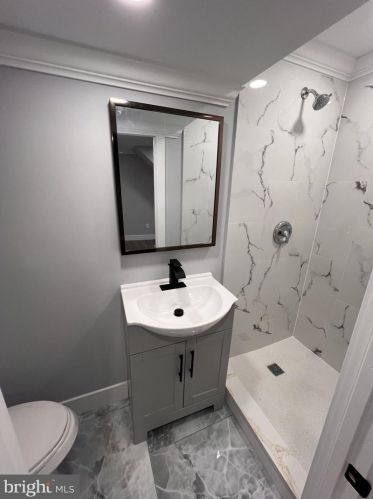 4950 19th St, Philadelphia PA  19112-0017 exterior