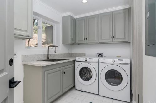 9750 Lake Helix Ter, La Mesa CA  91941-4432 exterior