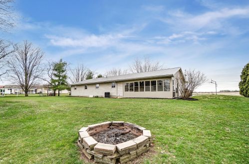 5174 Washington Waterloo Rd, Washington Ch OH  43160-8719 exterior