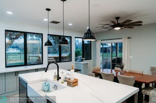 430 Emerald Ave, Fort Pierce FL  34945-2123 exterior