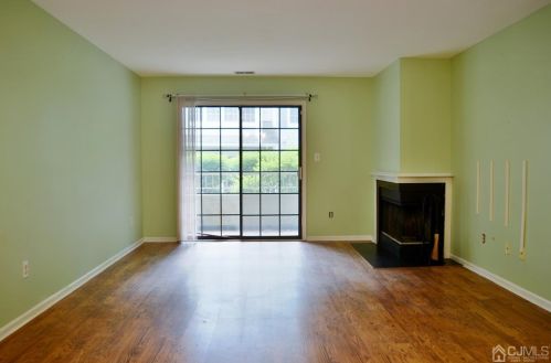 1202 Stoneridge Cir, Helmetta, NJ 08828-1138