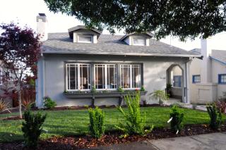 2630 Rawson St, Oakland, CA 94619-3232