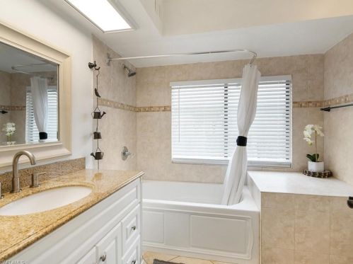 46 Thorncrest Ln, Naples FL  34113-8335 exterior