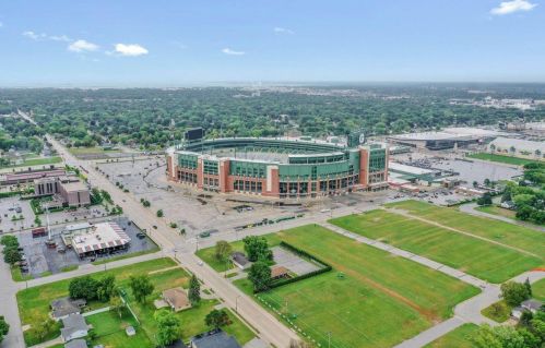 1071 Canterbury Rd, Green Bay, WI 54304-4109