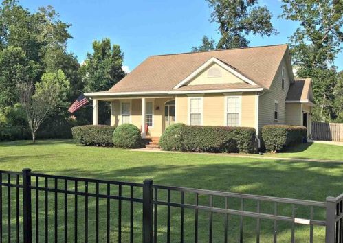 49 Cynthia St, Crawfordville, FL 32327-3034