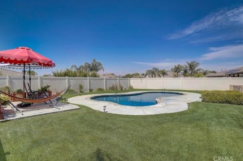 1433 Venetian Mallow Ct, Beaumont CA  92223-8639 exterior