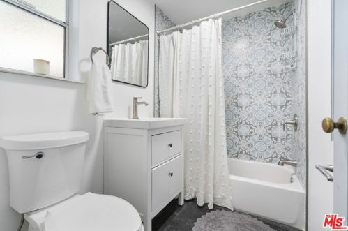 328 Topanga Canyon Blvd, Topanga CA  90290-3838 exterior