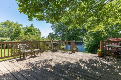 10 Regent Cir, Wilmington, DE 19808-4119