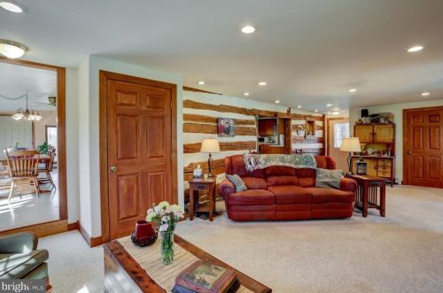 210 Hoernerstown Rd, Hummelstown PA  17036-9503 exterior