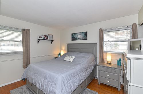 933 101, Milwaukee WI 53214-2513 exterior