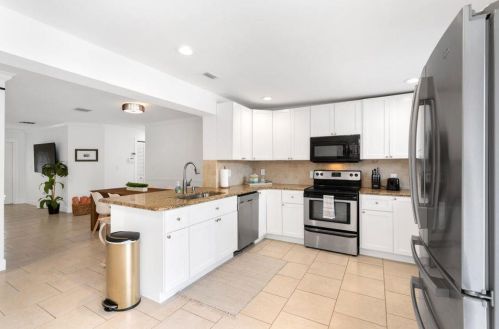 413 Philadelphia Dr, Jupiter FL  33458-4245 exterior