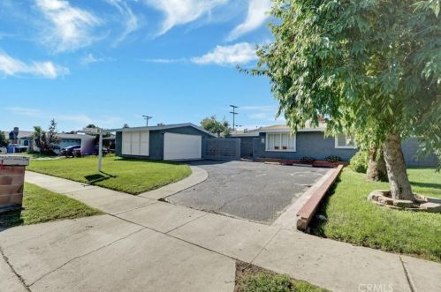 581 Cornell Dr, Rialto, CA 92376-5212