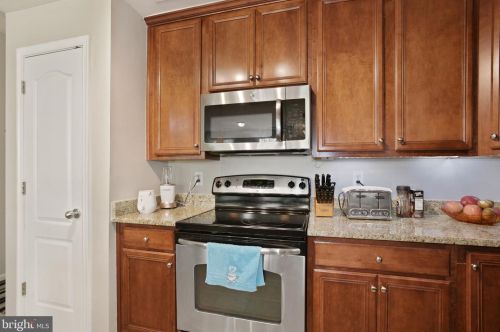 19179 Winmeade Dr, Leesburg VA  20176-6514 exterior