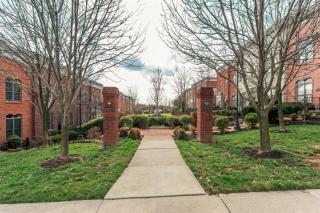 970 Village Green Ave, Lexington, KY 40509-2255