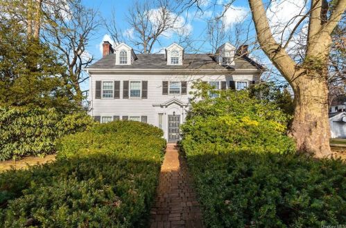 94 Walworth Ave, Scarsdale, NY 10583-1139