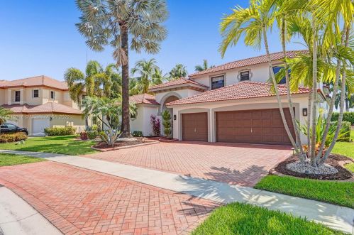 3821 185th Ave, Hollywood FL  33029-2712 exterior