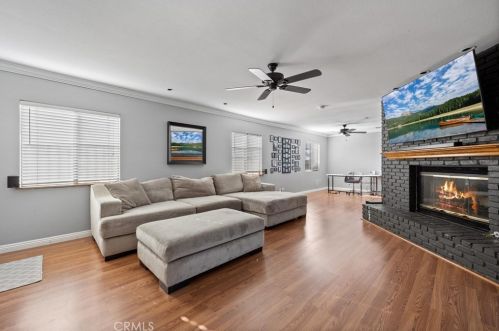 4032 Elsa St, Lakewood CA  90712-3853 exterior