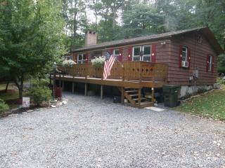 128 Pine Tree Dr, North Newton, PA 17241-8936