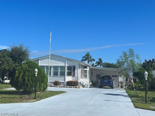 905 Manatee Rd, Naples, FL 34114-8266