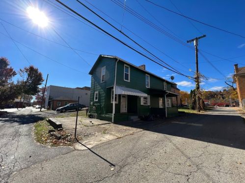 619 18th St, Beaver Falls PA  15010-4057 exterior