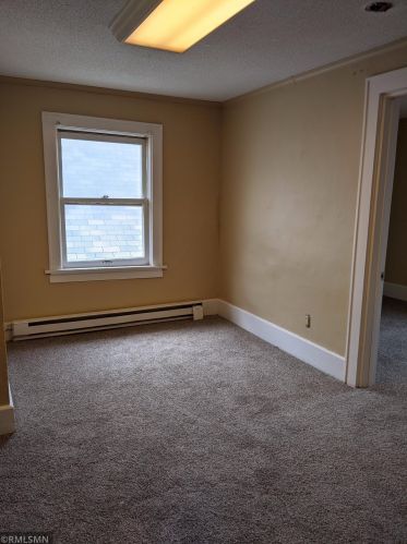 870 Cook Ave, Saint Paul, MN 55106-3216