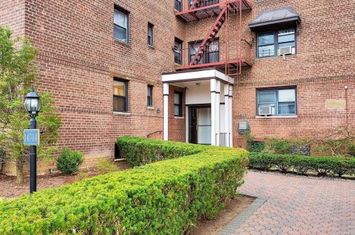 14714 84th Rd, Jamaica, NY 11435-2243