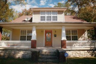 534 8th St, Paris, KY 40361-1306