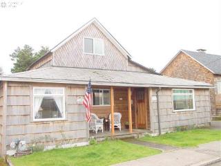 131 4th Ave, Jewell, OR 97138-6003
