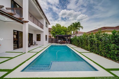 8941 178th St, Hialeah, FL 33018-6554