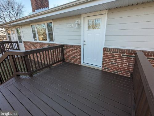 5704 Artemus Rd, Gainesville VA  20155-1543 exterior