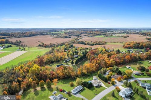 6116 Gardner Rd, Spring Grove PA  17362-9158 exterior
