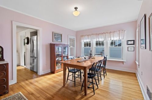 3 Riverside Pl, Gales Ferry CT  06335-1442 exterior