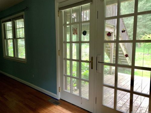646 Branchville Rd, Ridgefield CT  06877-6128 exterior