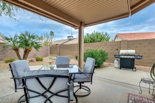 1492 Westchester Dr, Chandler AZ 85249-5091 exterior