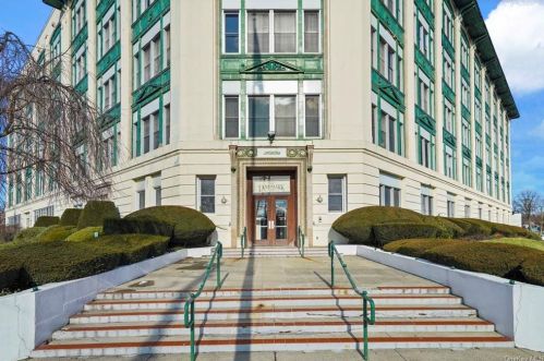 1 Landmark Sq, Rye Brook NY  10573-3348 exterior