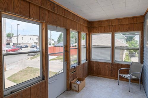 2419 Roosevelt Rd, Kenosha, WI 53143-4748