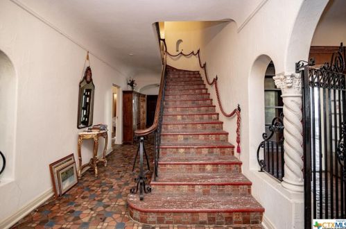 501 Vine St, Victoria TX exterior