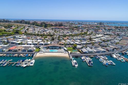 1 Saratoga, Newport Beach CA  92660-6152 exterior