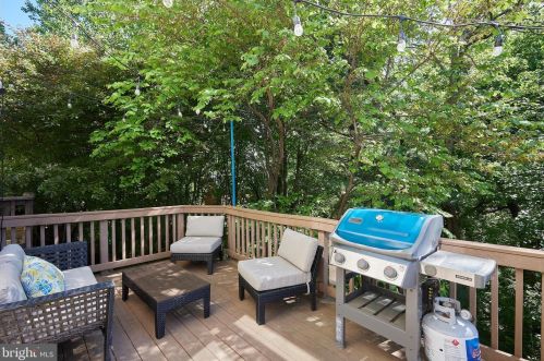 3015 Fallswood Gln Ct, Falls Church VA  22044-2723 exterior