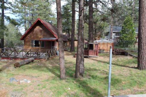 2001 State Highway 2, Wrightwood, CA