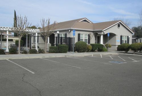 1584 Duke Dr, Livingston CA  95334-9343 exterior
