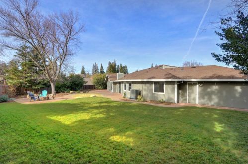 110 Spring Water Way, Folsom CA  95630-2073 exterior