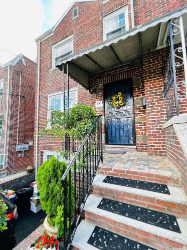 2441 Throop Ave, Bronx, NY 10469-5713