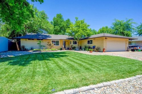 2 Woodminster Ct, Chico, CA 95926-3145