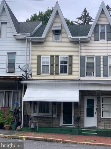 7 Center St, Ashland, PA 17921-9518
