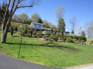 166 Lonesome Dove Ln, Elizabethton, TN 37643-5070