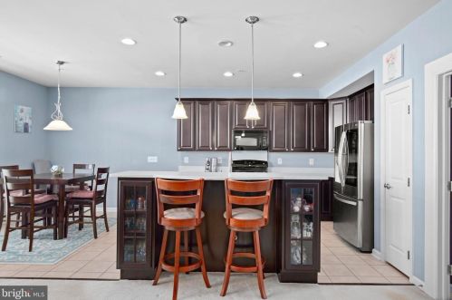 7366 Brunson Cir, Gainesville VA 20155 exterior